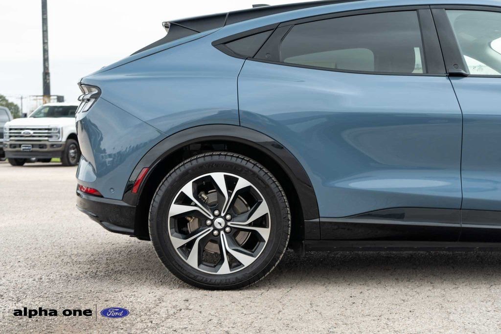Used 2023 Ford Mustang Mach-E Premium image 4