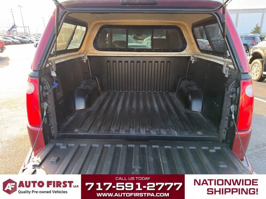 Used 2004 Ford Explorer Sport Trac XLS AWD/4WD image 23