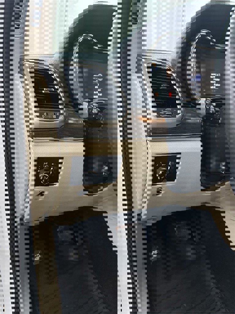 Used 2017 Jeep Grand Cherokee Limited w/ Luxury Group II image 15