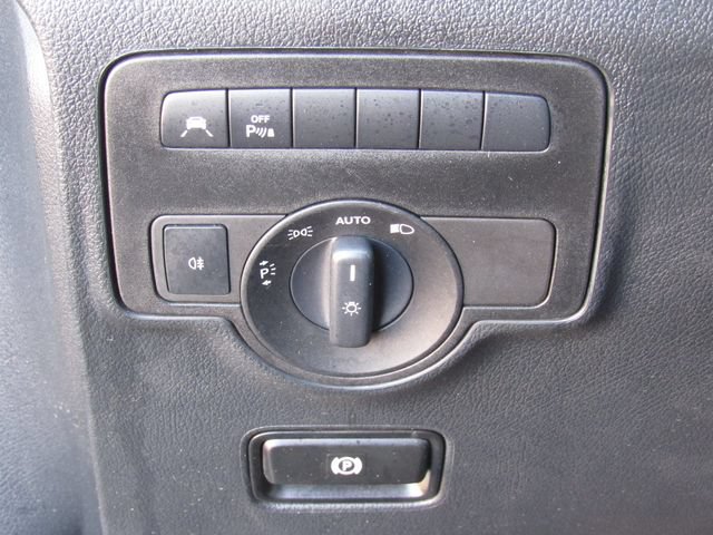 Used 2023 Mercedes-Benz Metris Passenger image 32
