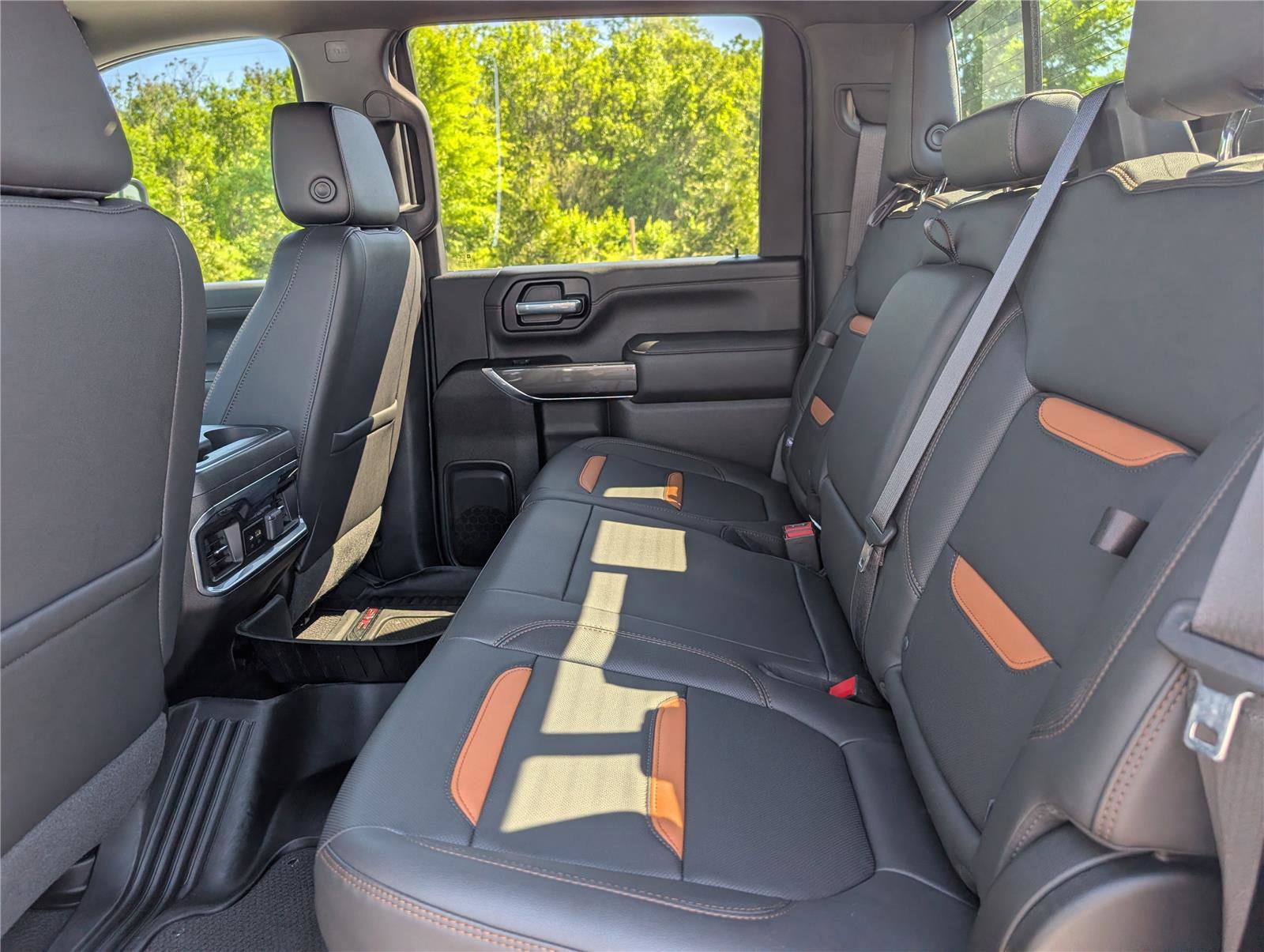 Used 2022 GMC Sierra 2500 AT4 w/ AT4 Preferred Package AWD/4WD image 16