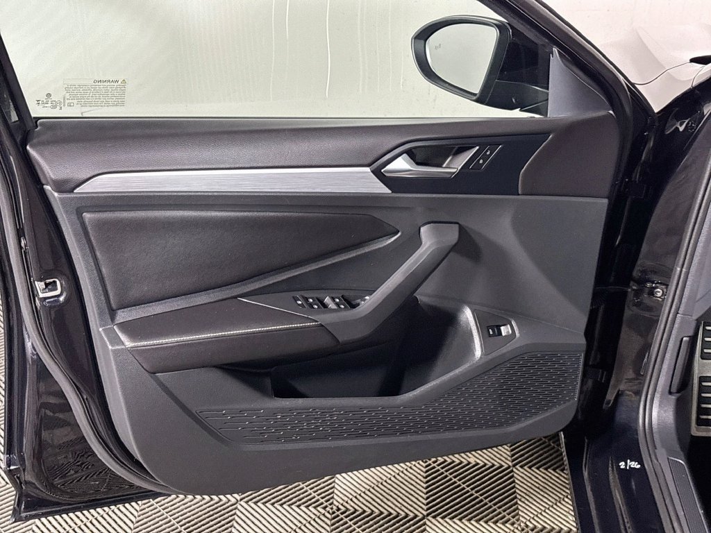 Certified 2025 Volkswagen Jetta Sport FWD image 11