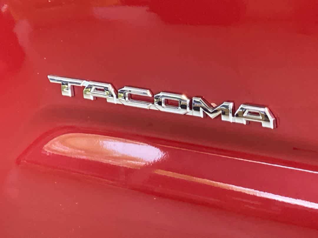 Certified 2021 Toyota Tacoma TRD Off-Road w/ Technology Package AWD/4WD image 11