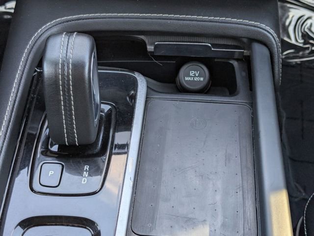 Used 2022 Volvo XC90 T8 R-Design w/ Advanced Package image 24