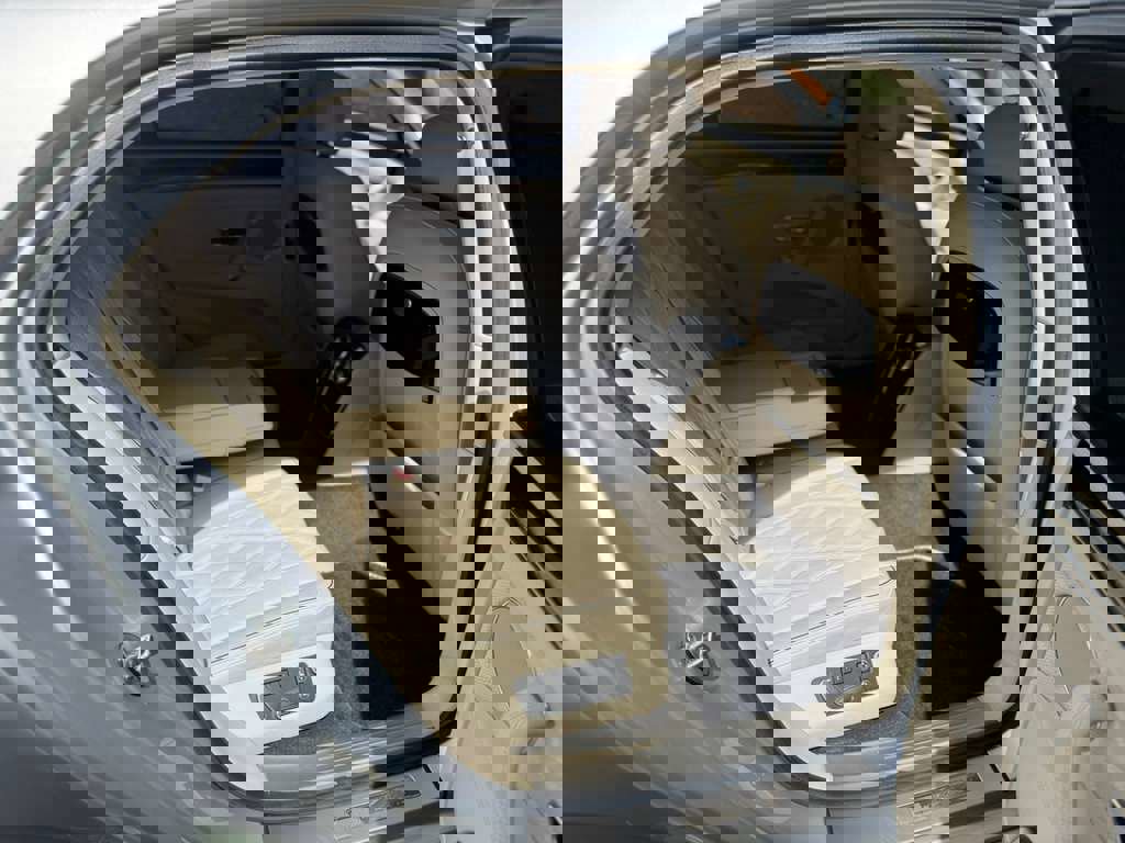 Used 2014 Bentley Flying Spur W12 image 37