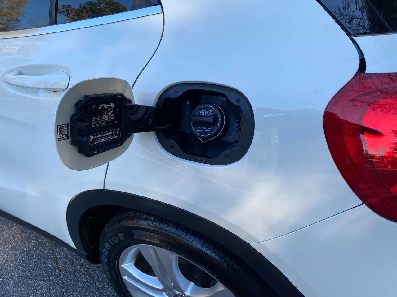 Used 2017 Mercedes-Benz GLA 250 4MATIC image 39