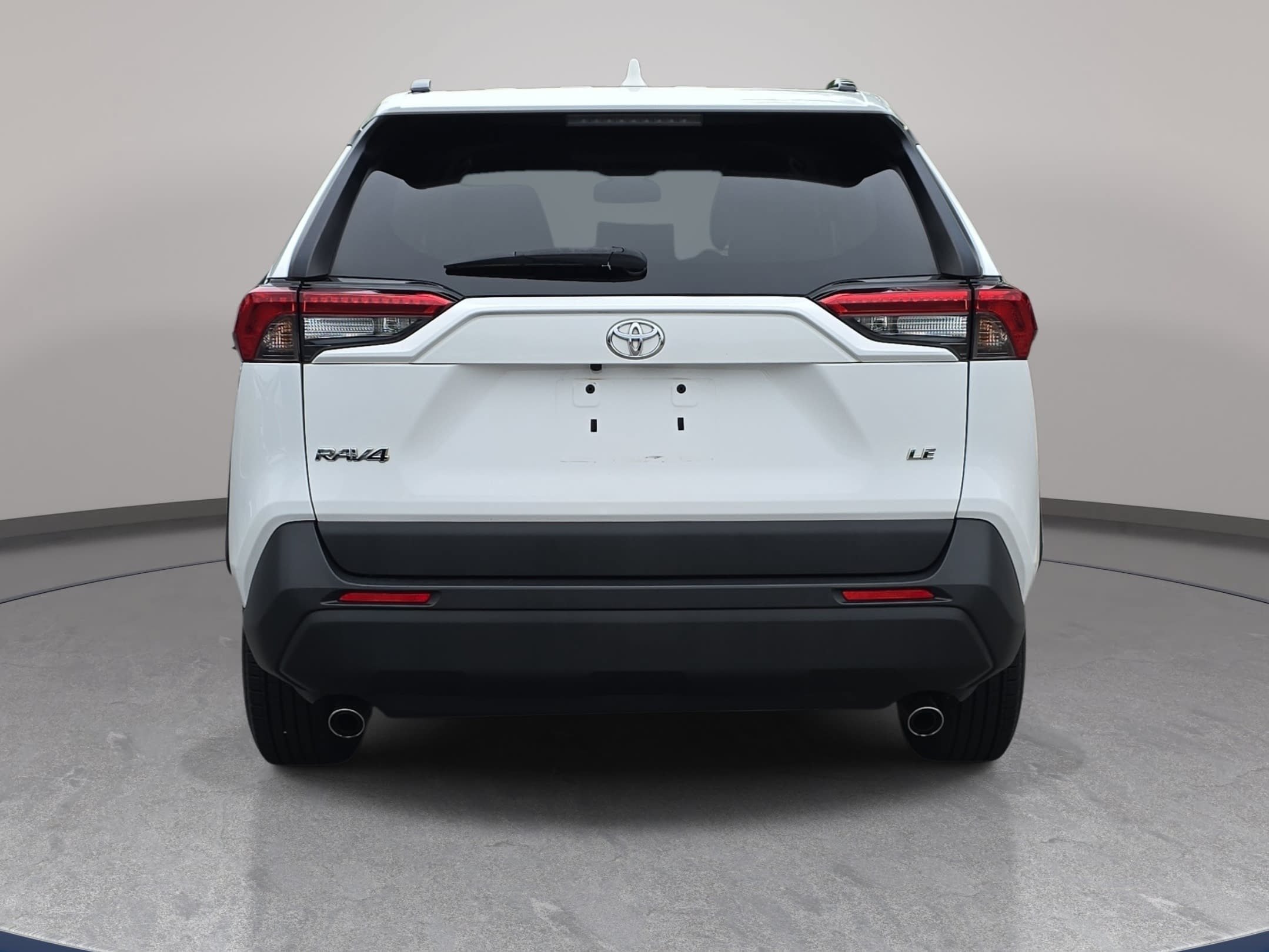 Used 2020 Toyota RAV4 LE FWD image 6