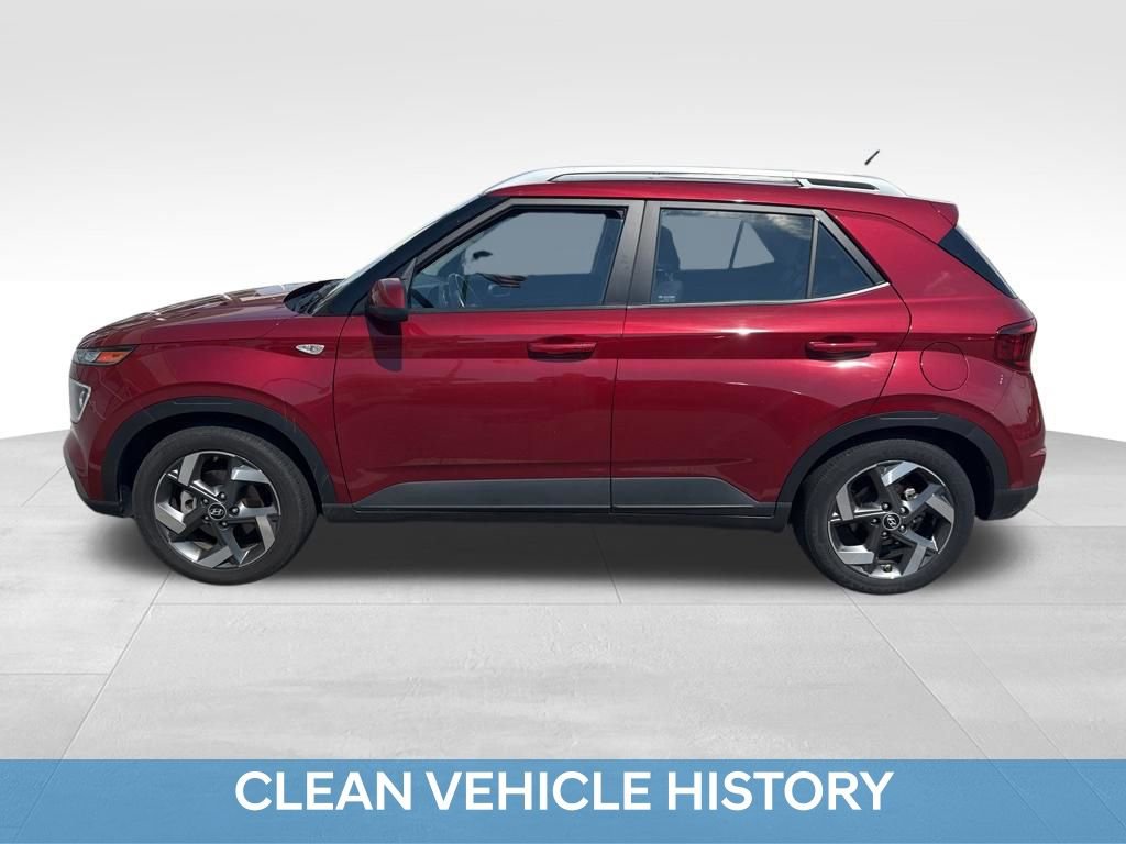 Used 2024 Hyundai Venue SEL image 3