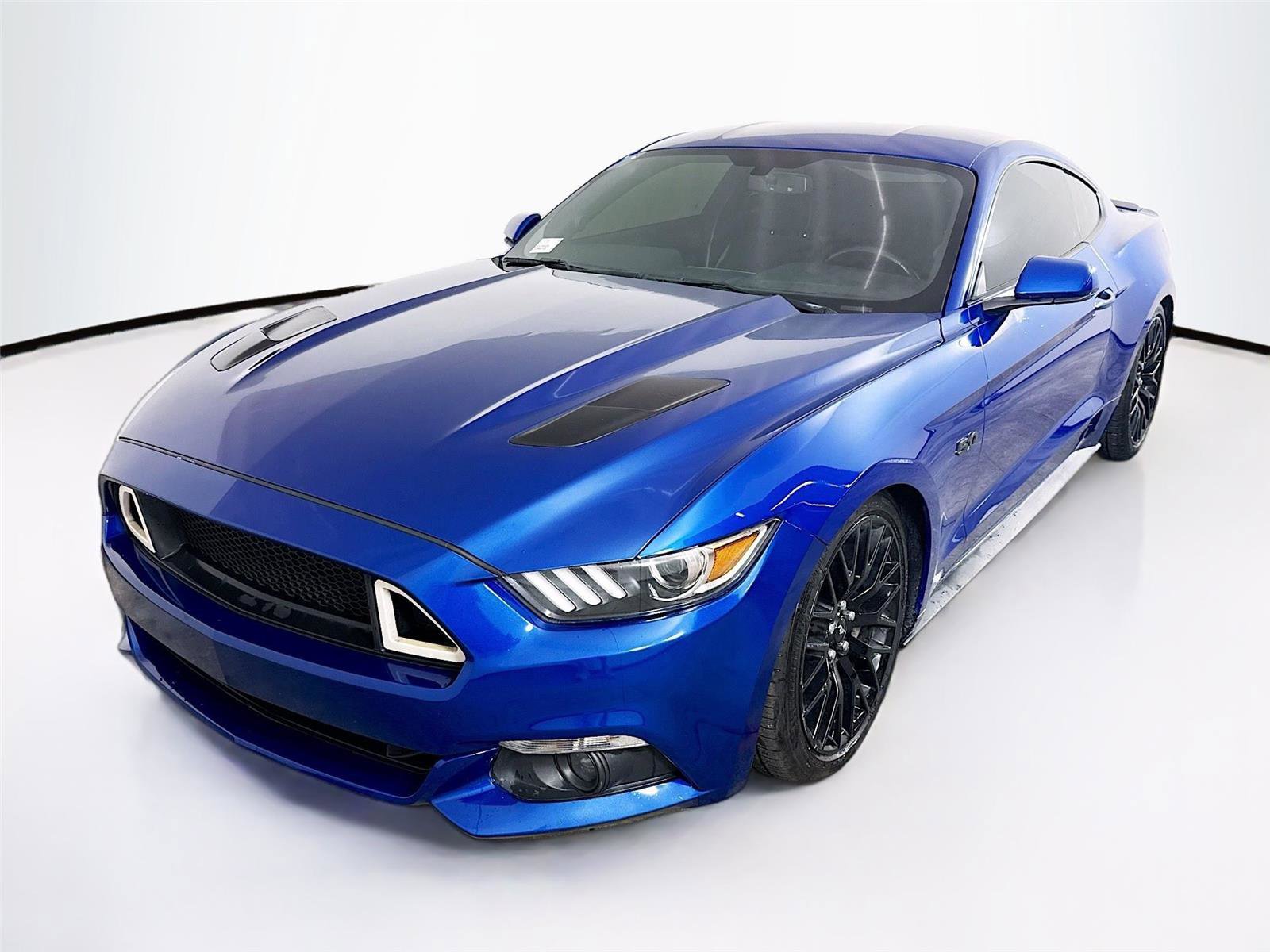 Used 2017 Ford Mustang GT image 1