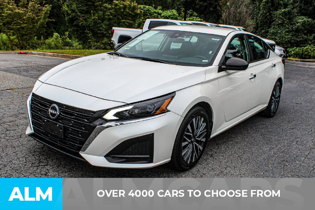 Used 2024 Nissan Altima 2.5 SV FWD image 2