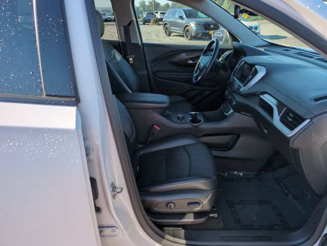 Used 2024 GMC Terrain SLT AWD/4WD image 10