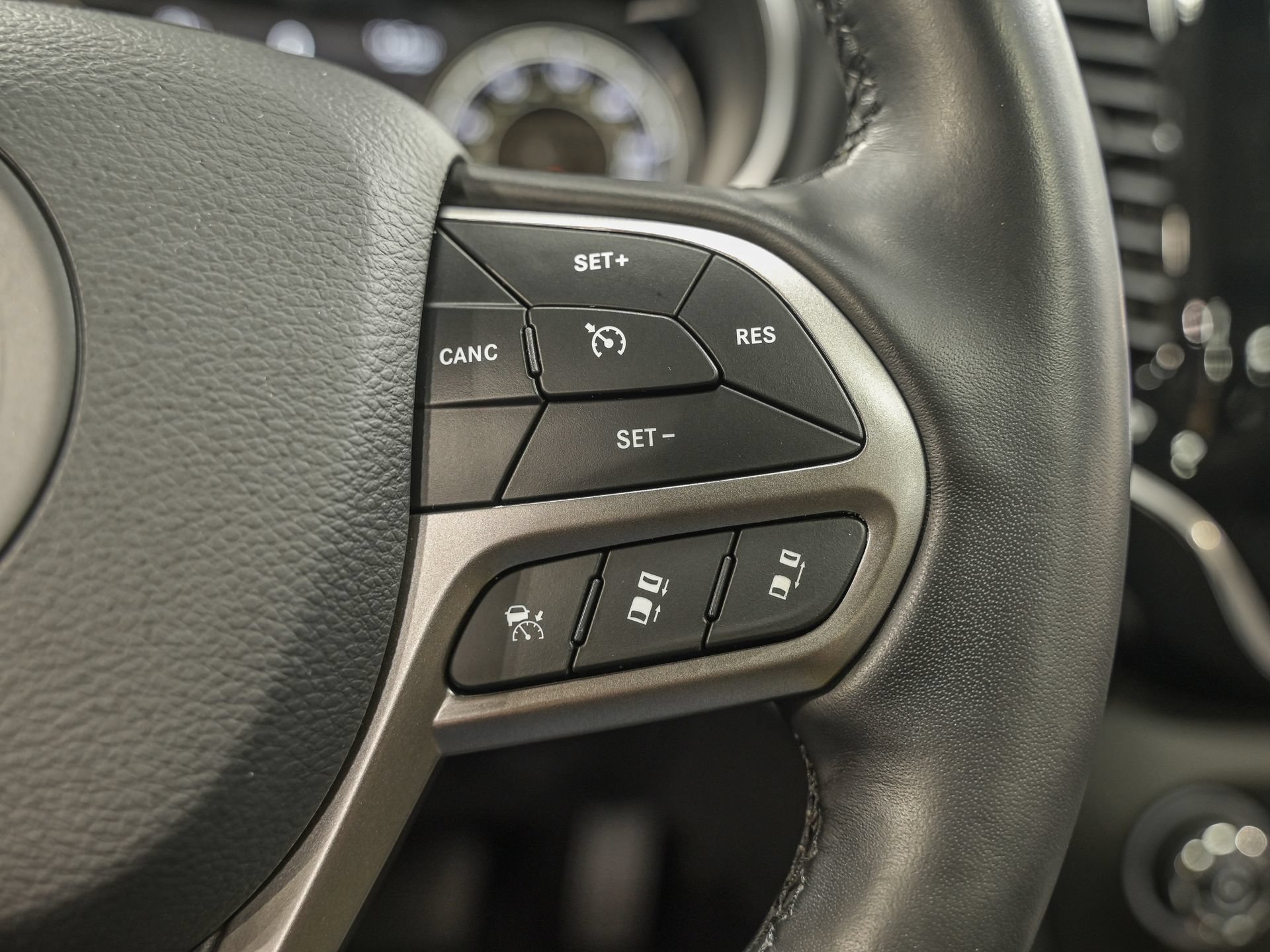 Used 2021 Jeep Cherokee Limited AWD/4WD image 20