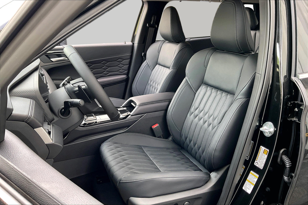 New 2026 Mitsubishi Outlander SEL FWD image 9