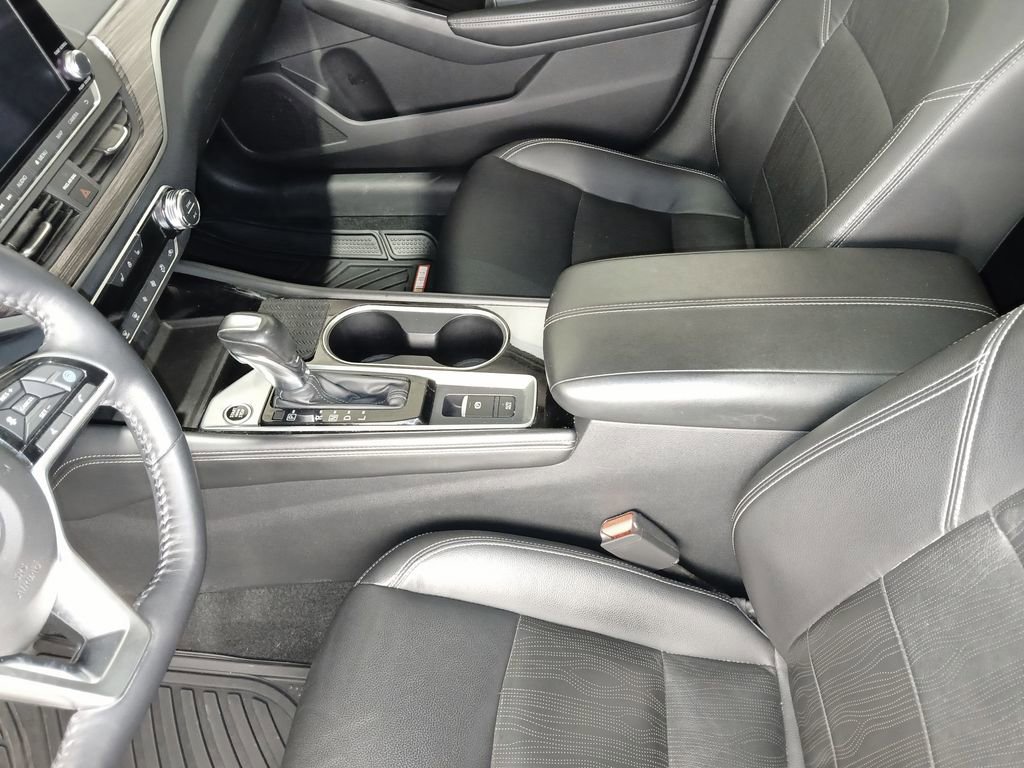 Used 2020 Nissan Altima 2.0 Platinum FWD image 16