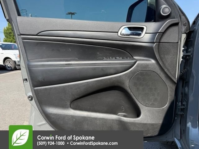 Used 2020 Jeep Grand Cherokee Altitude AWD/4WD image 21