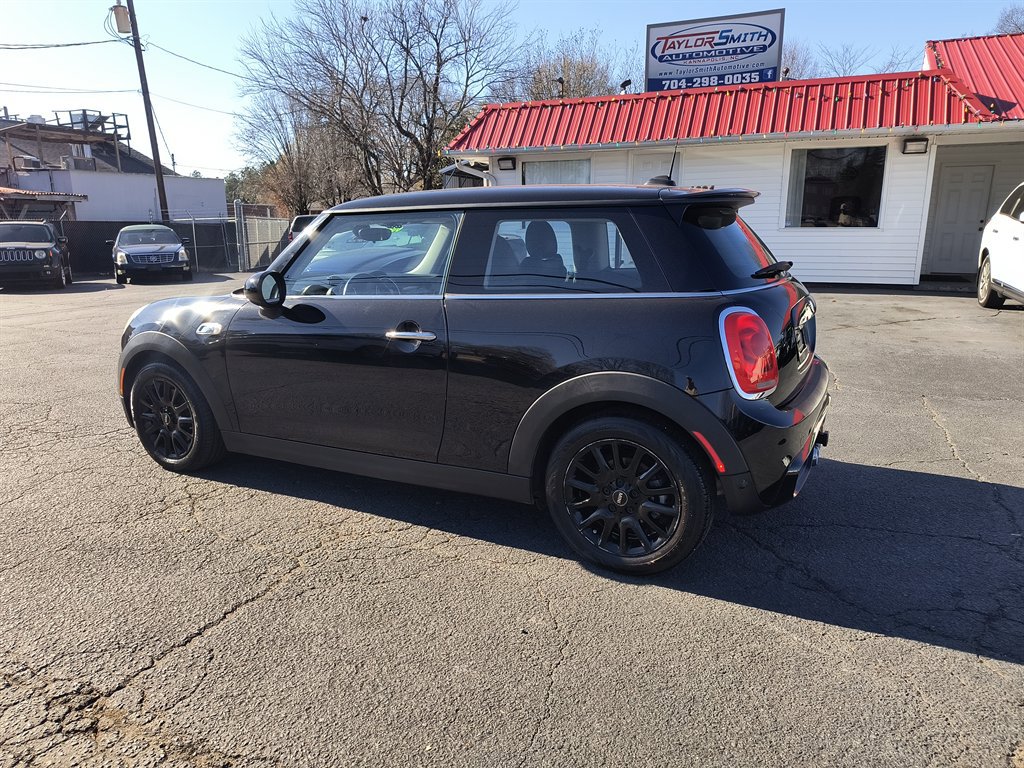 Used 2019 MINI Cooper S image 3