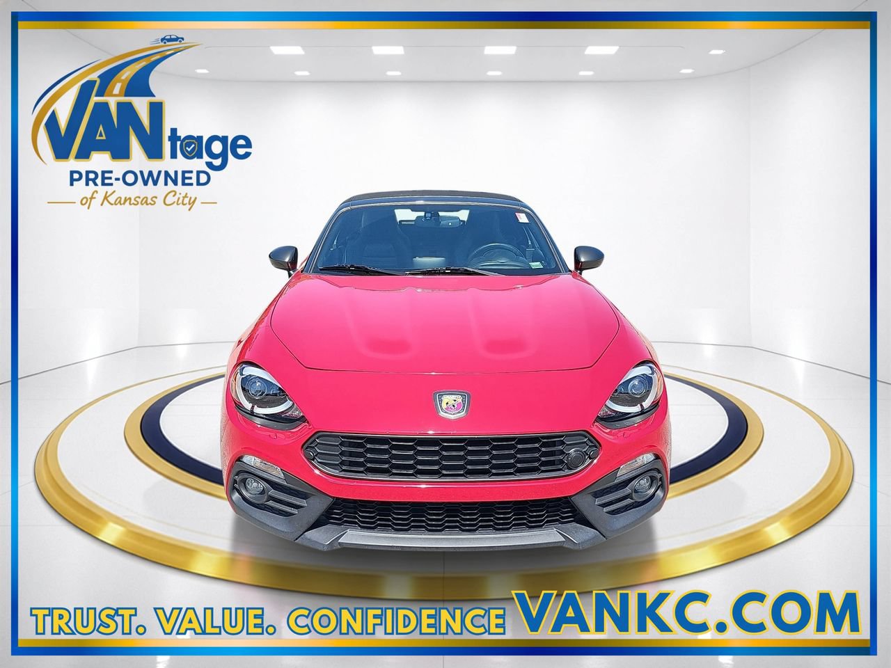 Used 2017 FIAT 124 Spider Abarth RWD image 2