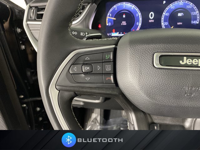 Used 2023 Jeep Grand Cherokee L Laredo AWD/4WD image 23