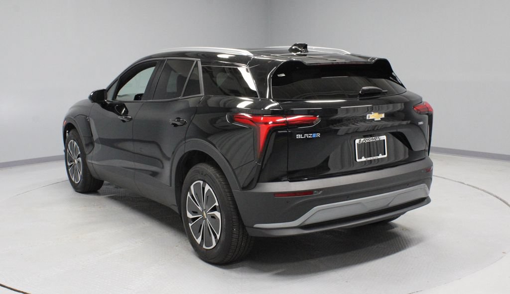 Used 2024 Chevrolet Blazer EV LT AWD/4WD image 9