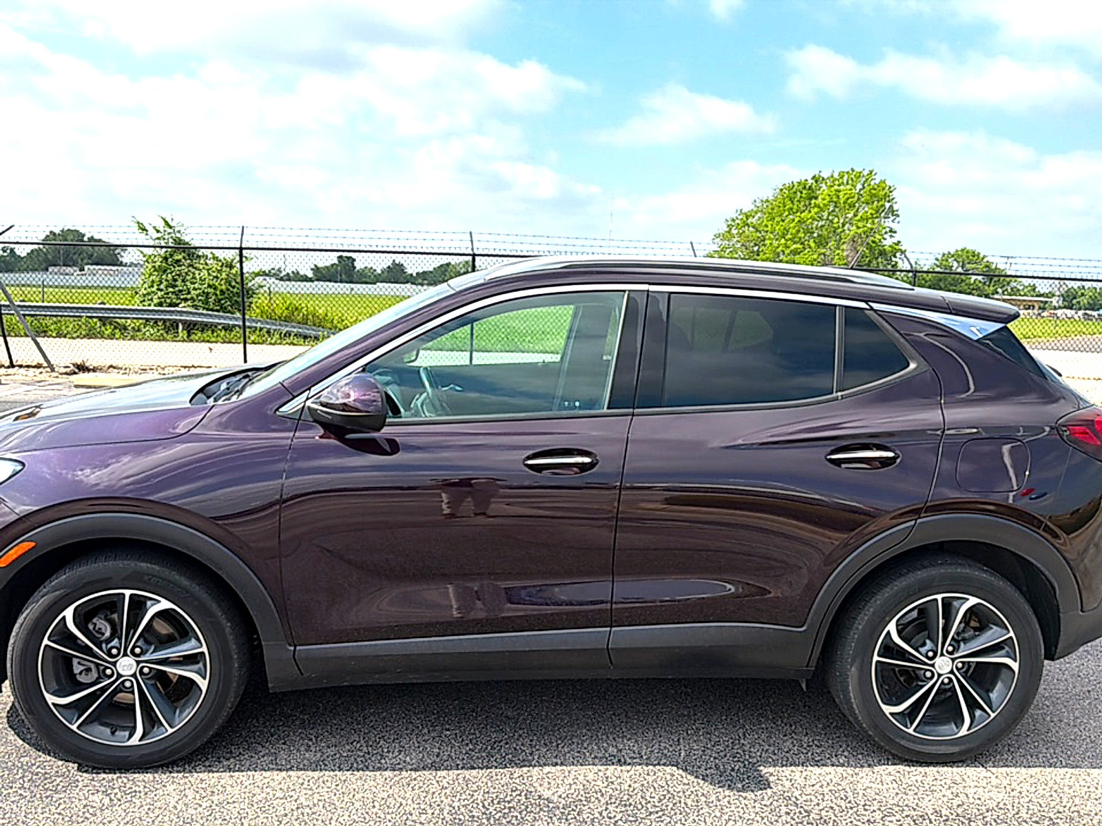 Used 2021 Buick Encore GX Essence FWD image 4