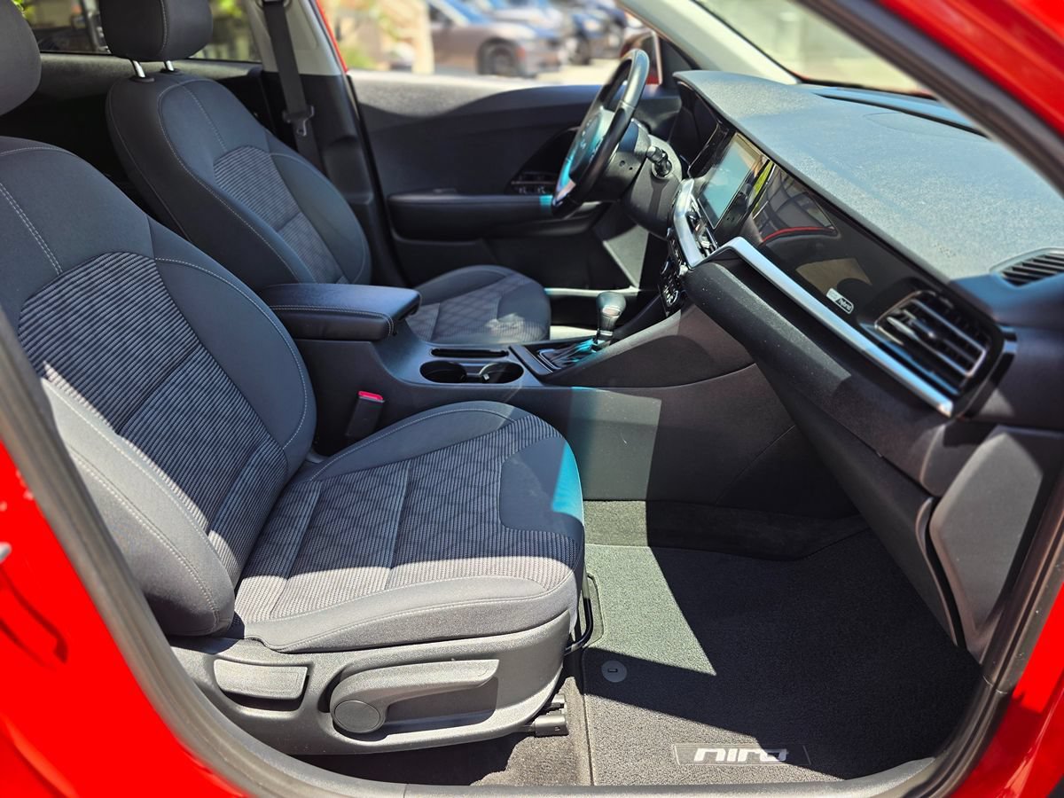 Used 2022 Kia Niro LXS FWD image 11