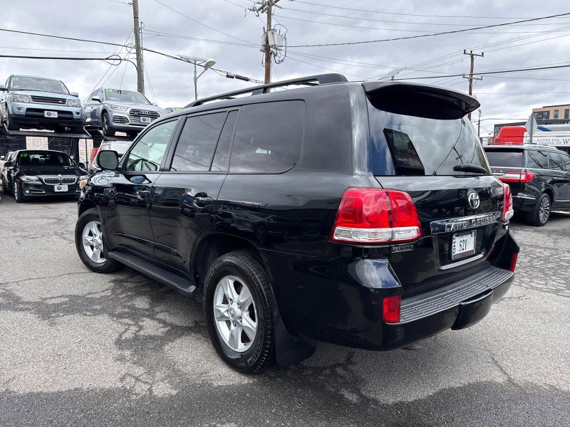 Used 2011 Toyota Land Cruiser w/ Upgrade Pkg image 5