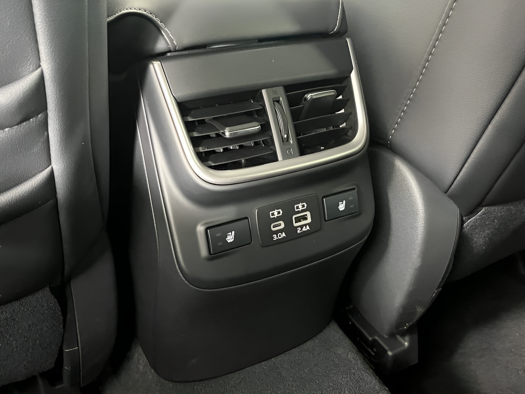 Used 2025 Subaru Outback Limited AWD/4WD image 27