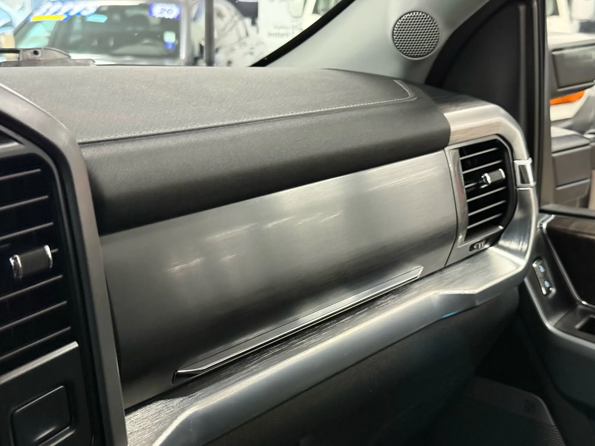 Used 2021 Ford F150 Lariat w/ Trailer Tow Package image 23