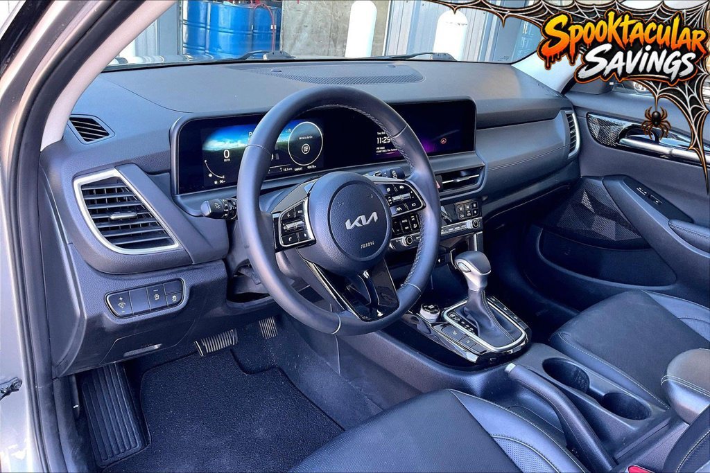 Used 2024 Kia Seltos EX AWD/4WD image 14