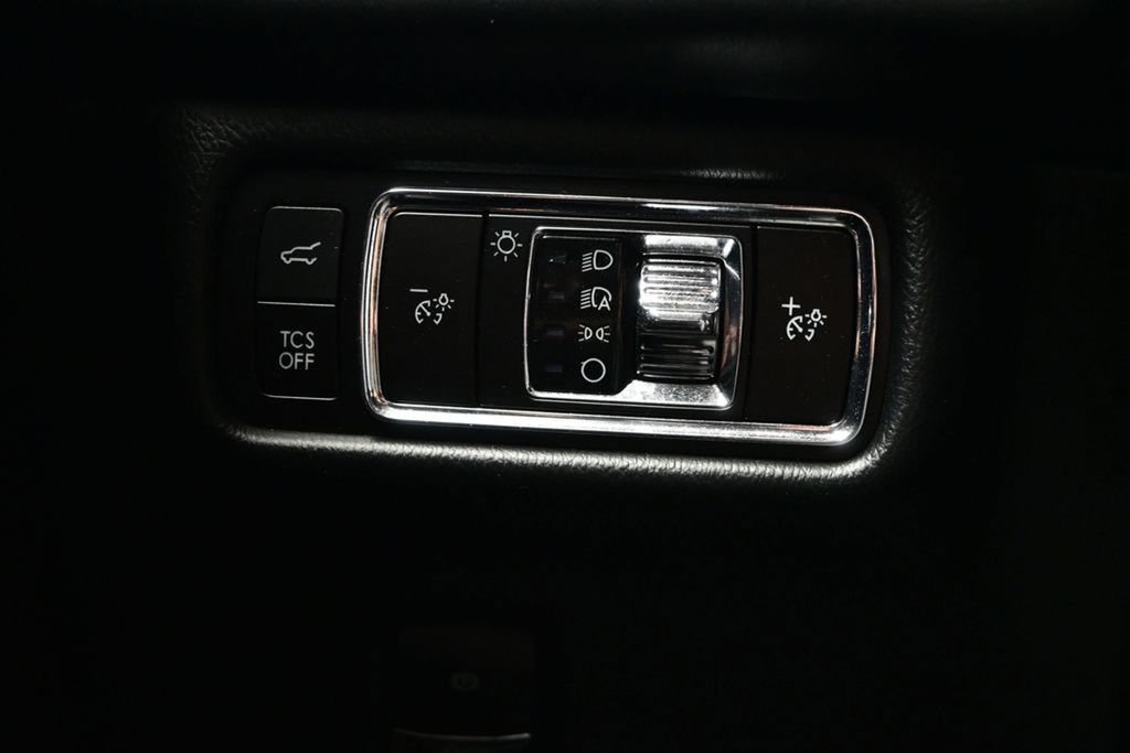 Used 2023 Lincoln Nautilus FWD w/ Premium Package image 15