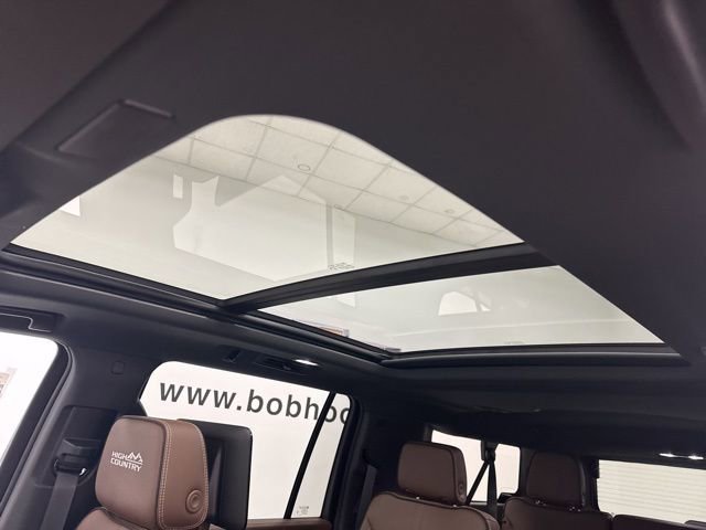 New 2026 Chevrolet Suburban High Country image 23