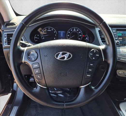 Used 2013 Hyundai Genesis 3.8 w/ Premium Pkg RWD image 13