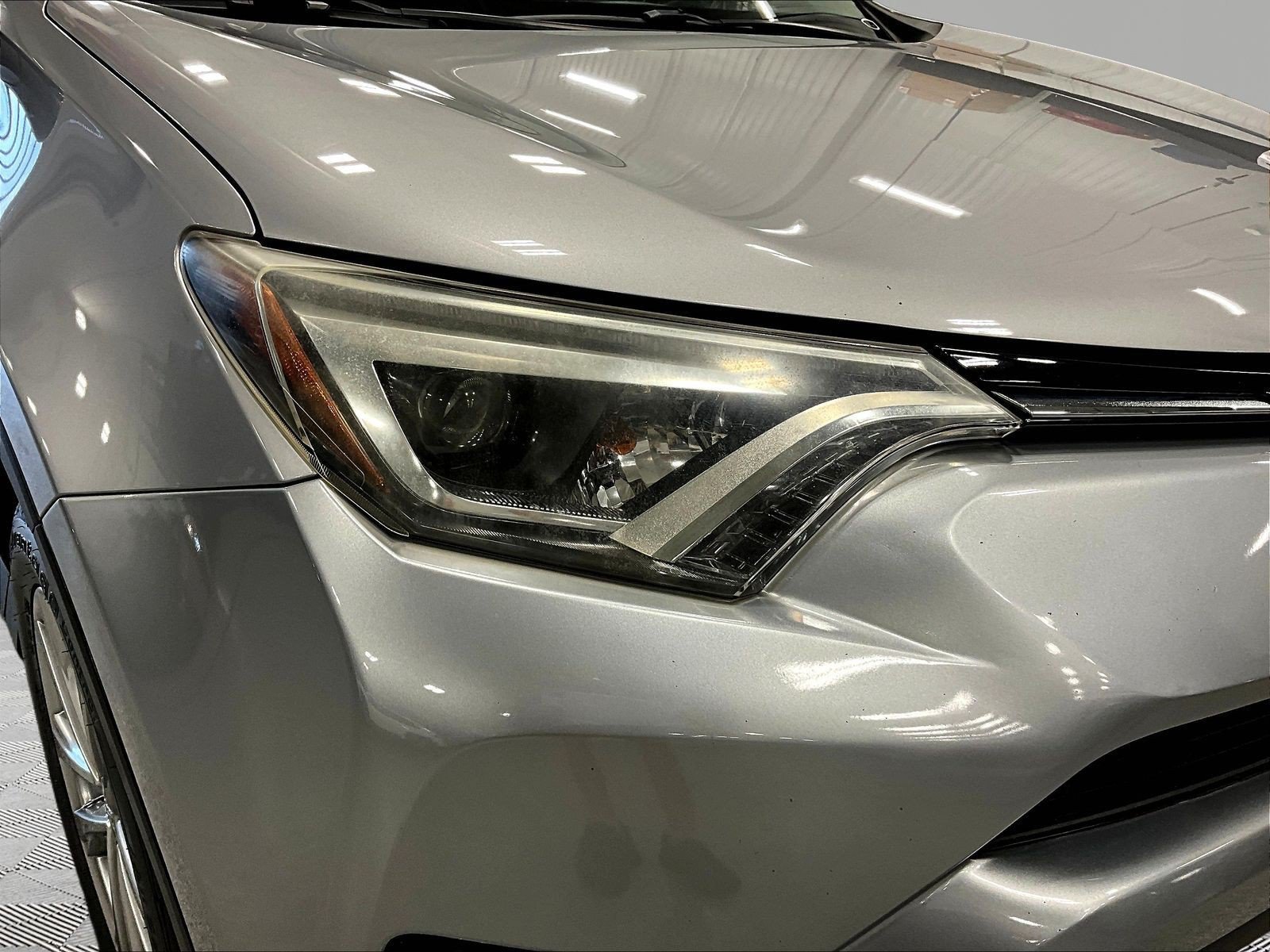 Used 2017 Toyota RAV4 Limited w/ Advanced Technology Package AWD/4WD image 32