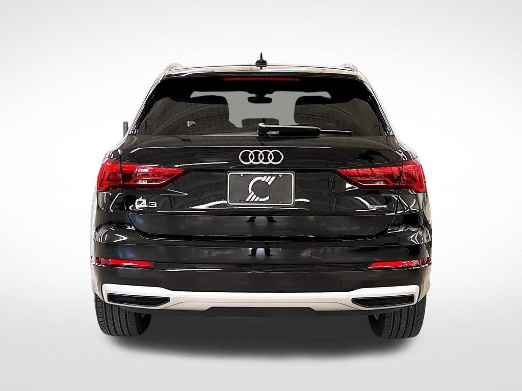 Certified 2023 Audi Q3 2.0T Premium w/ Convenience Package AWD/4WD image 4