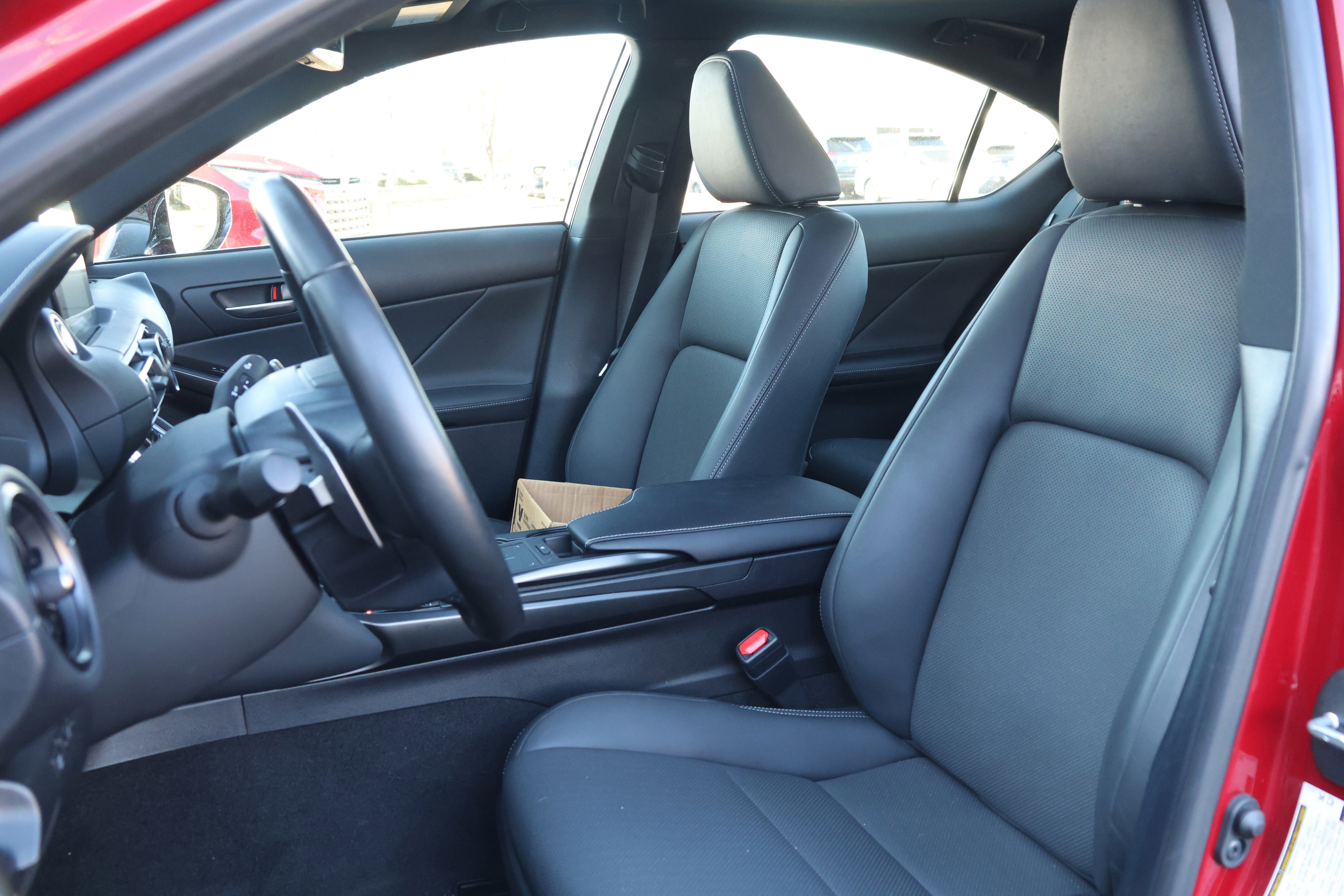 Used 2025 Lexus IS 300 w/ Comfort Package image 32