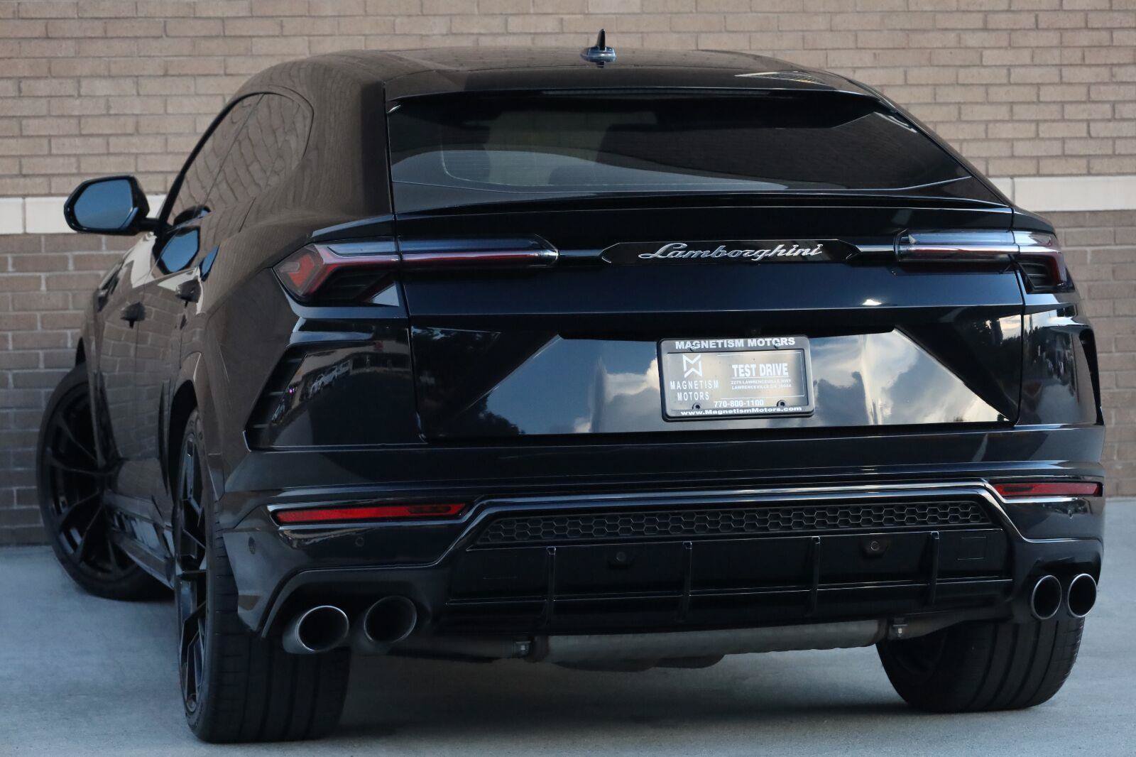 Used 2021 Lamborghini Urus AWD/4WD image 16