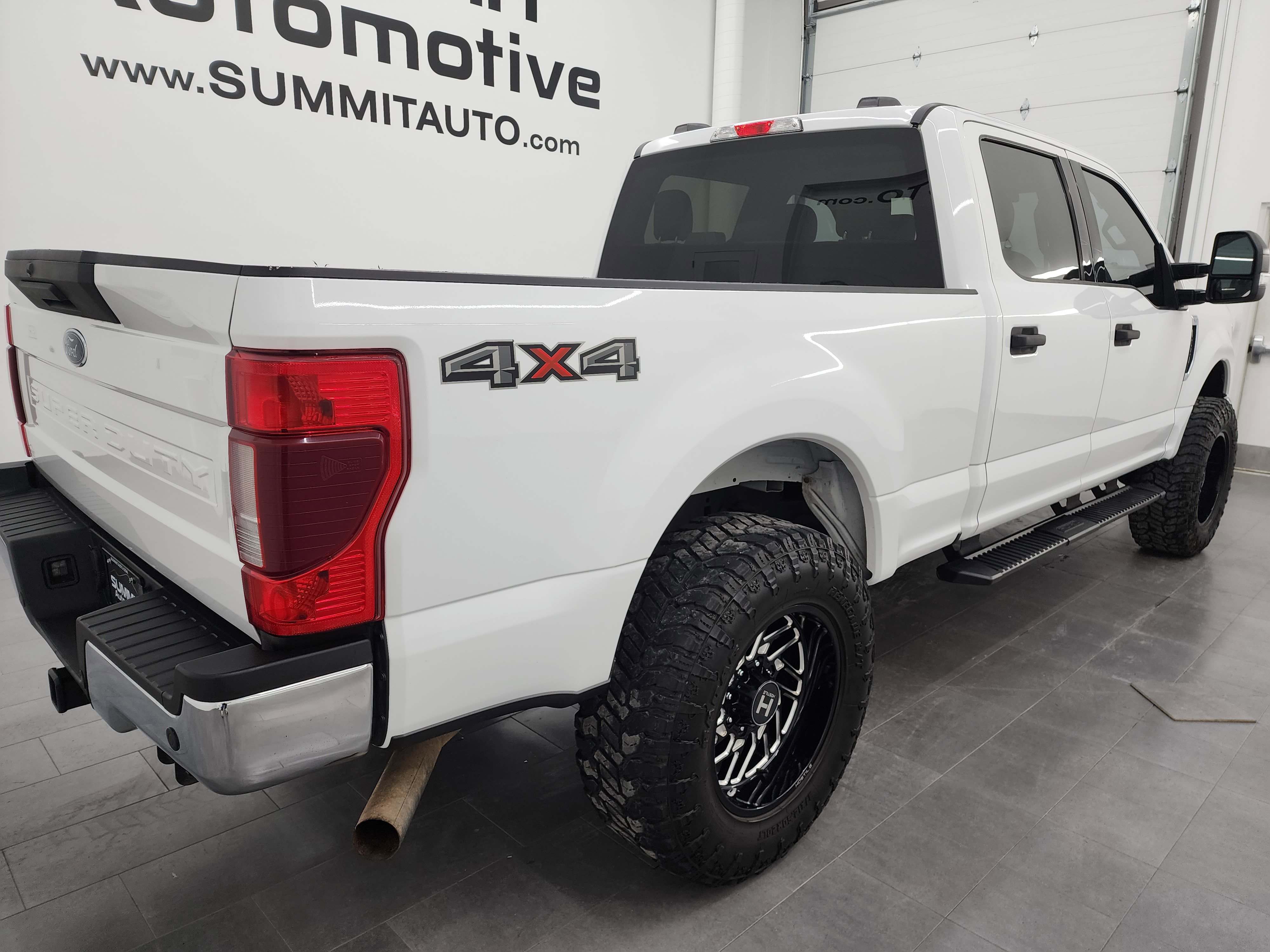 Used 2022 Ford F350 XLT w/ XLT Value Package image 4