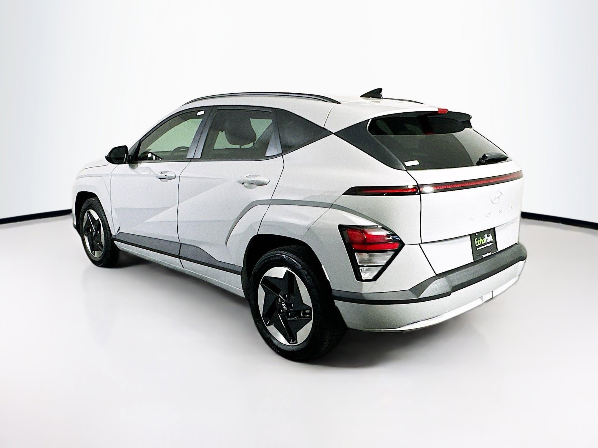 Used 2024 Hyundai Kona SEL FWD image 5