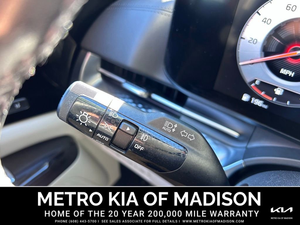 Used 2023 Kia Carnival SX Prestige image 22