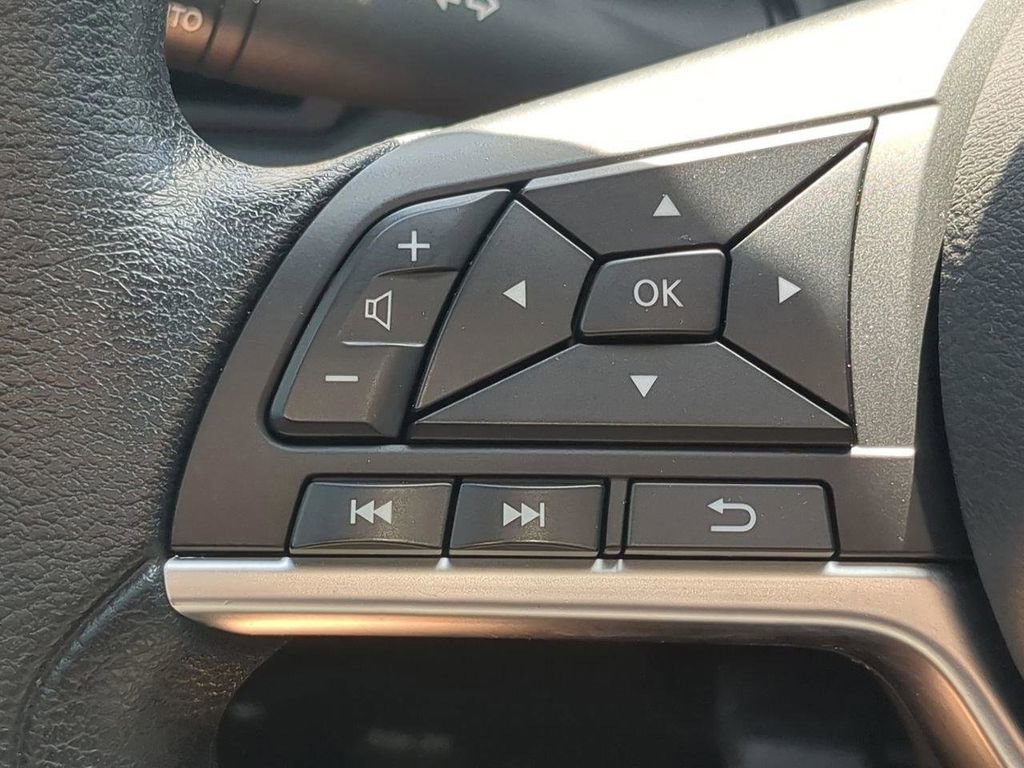 Used 2024 Nissan Altima 2.5 SV image 23