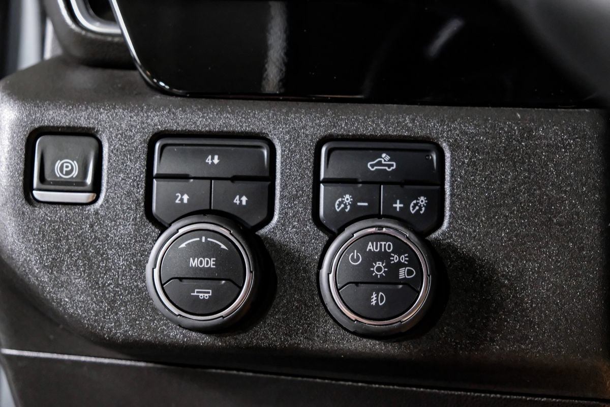 Used 2025 Chevrolet Silverado 2500 LT AWD/4WD image 25
