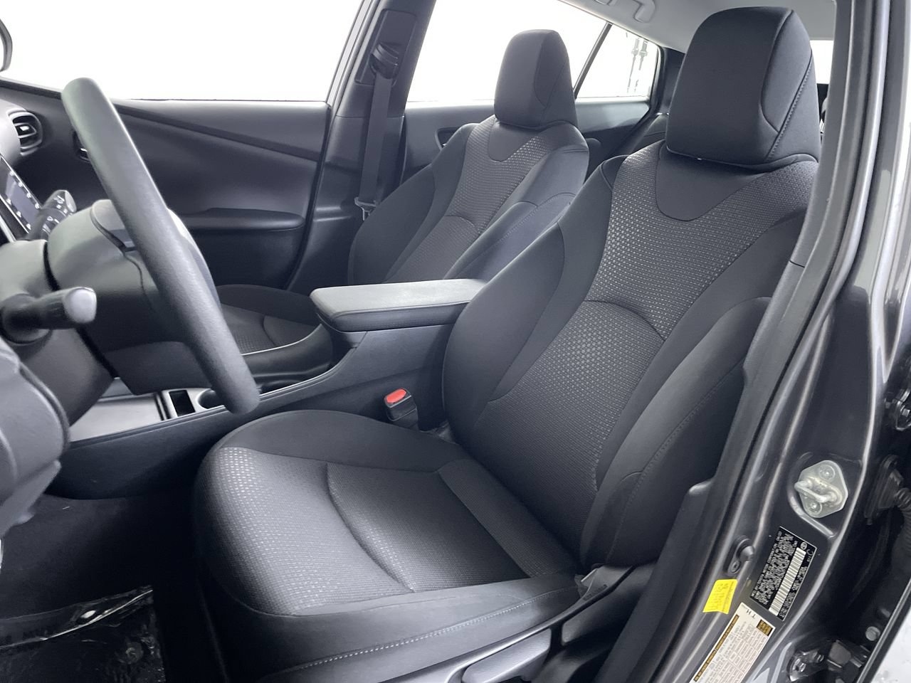 Used 2022 Toyota Prius LE FWD image 12