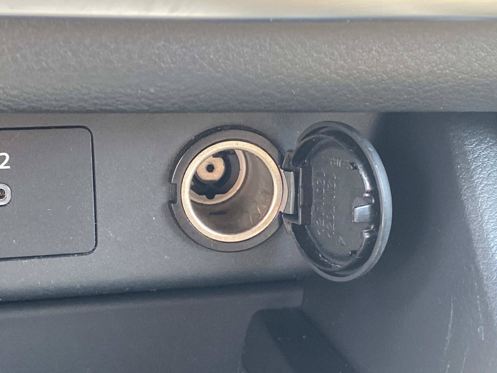 Used 2025 Nissan Rogue SV FWD image 32