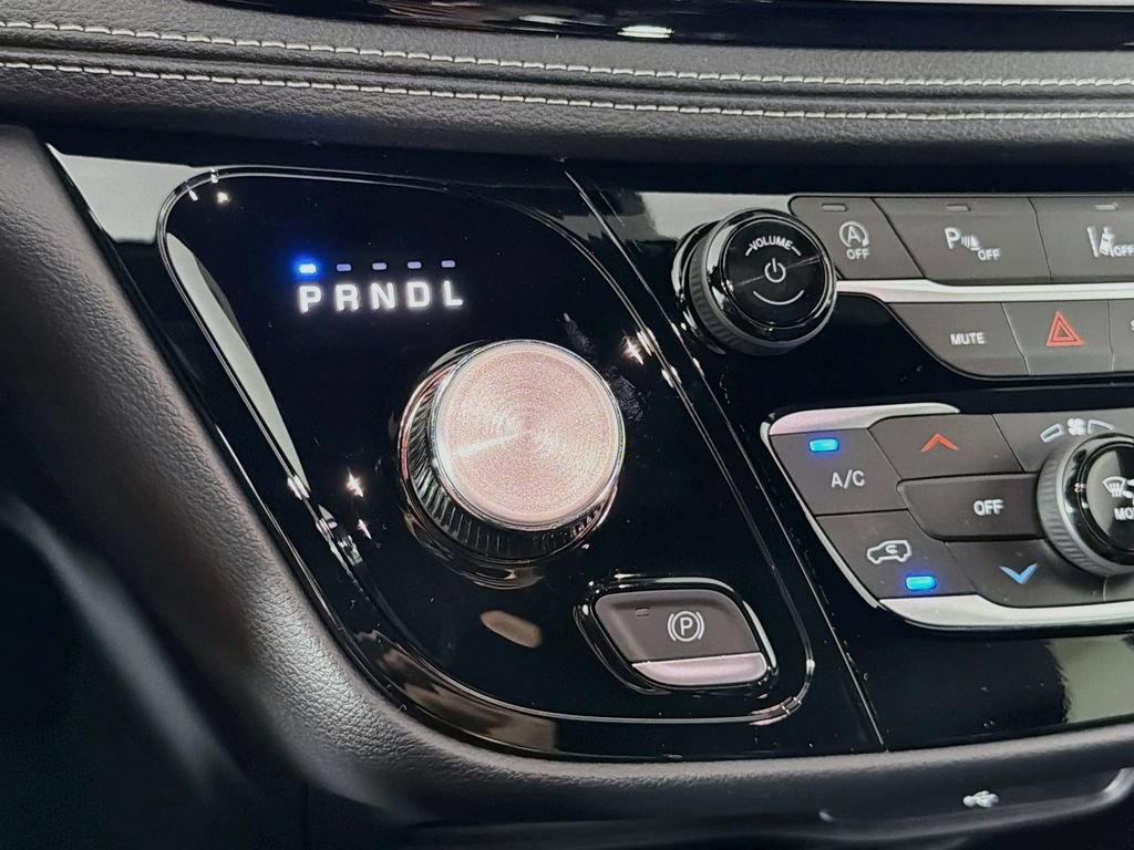 New 2027 Chrysler Pacifica Select AWD/4WD image 16