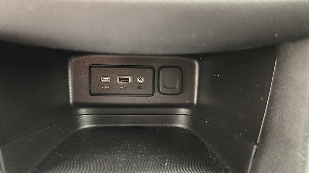 Used 2023 Chevrolet Equinox LT FWD image 22