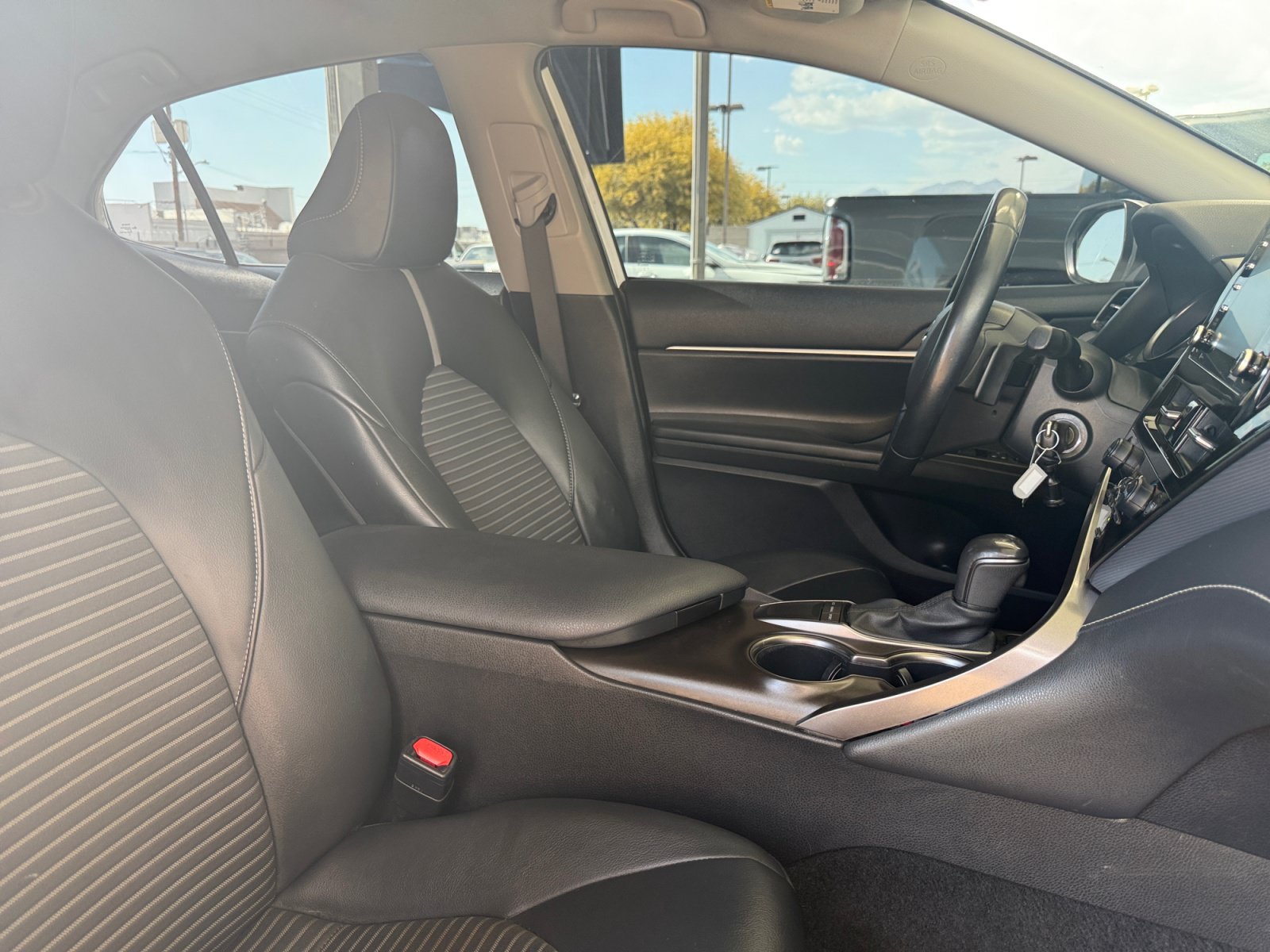 Used 2023 Toyota Camry SE w/ Protection Package (Q2) (TMS) FWD image 29