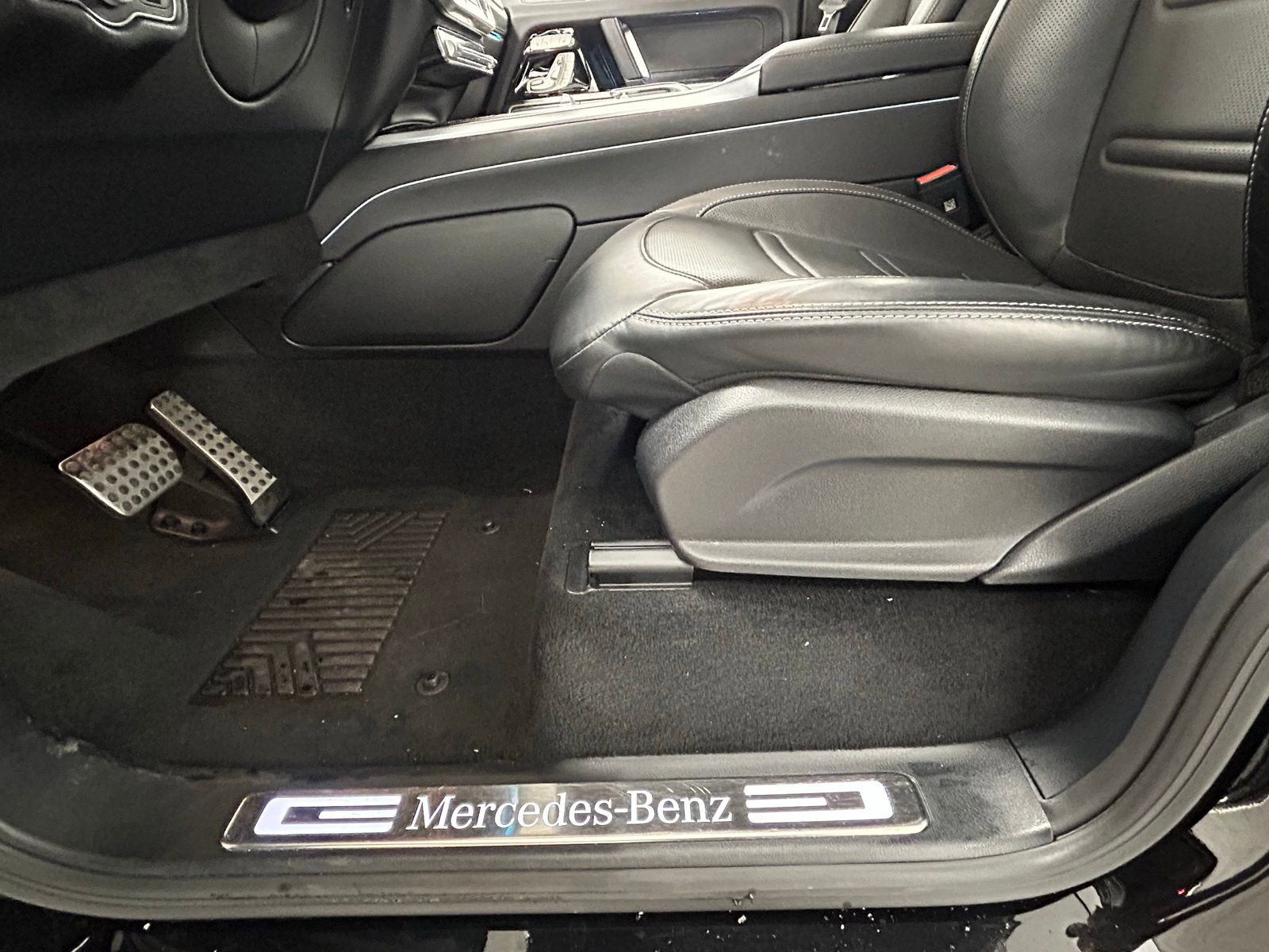 Used 2025 Mercedes-Benz G 550 image 33