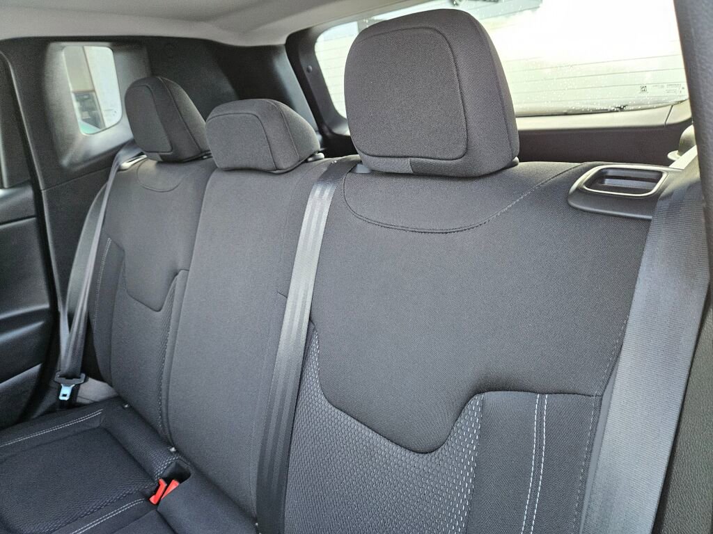 Used 2023 Jeep Renegade Altitude w/ Sun/Sound Group image 16