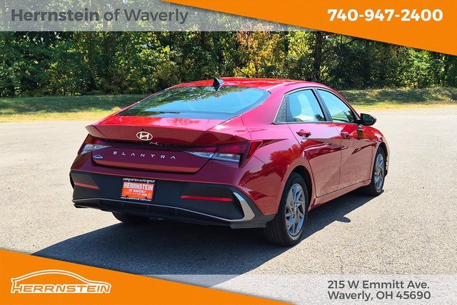 Used 2024 Hyundai Elantra SEL image 30