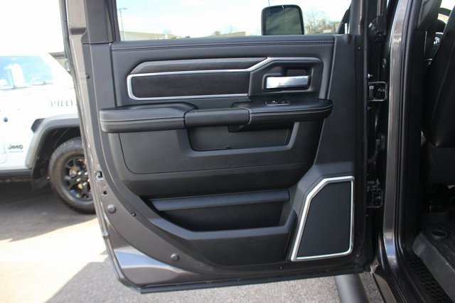Used 2024 RAM 3500 Laramie w/ Night Edition image 23
